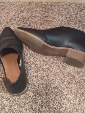 Universal Thread Black Pointed-Toe Low Heel Slip-Ons